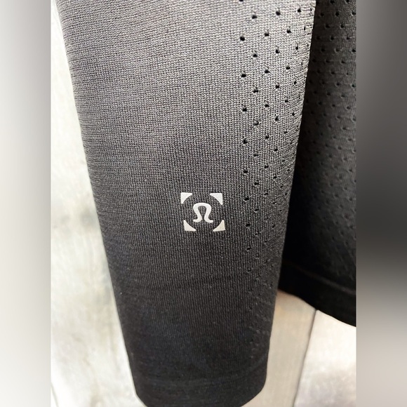 NWT Lululemon Metal Vent Breathe Tank in Black Size XL. - Picture 6 of 13